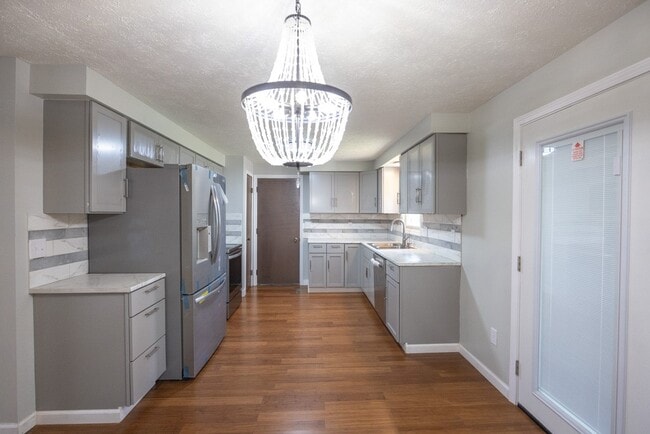 Building Photo - 202 Spring Tree Ln