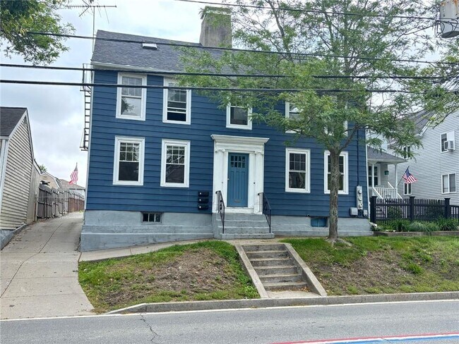 Primary Photo - 712 Hope St