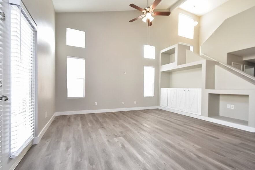 Building Photo - 7716 Donald Nelson Ave