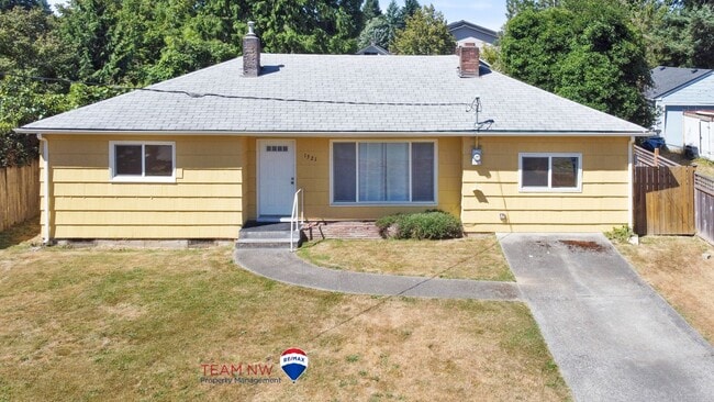Primary Photo - Eastside Charmer with 3 bedrooms 1.75 bath...