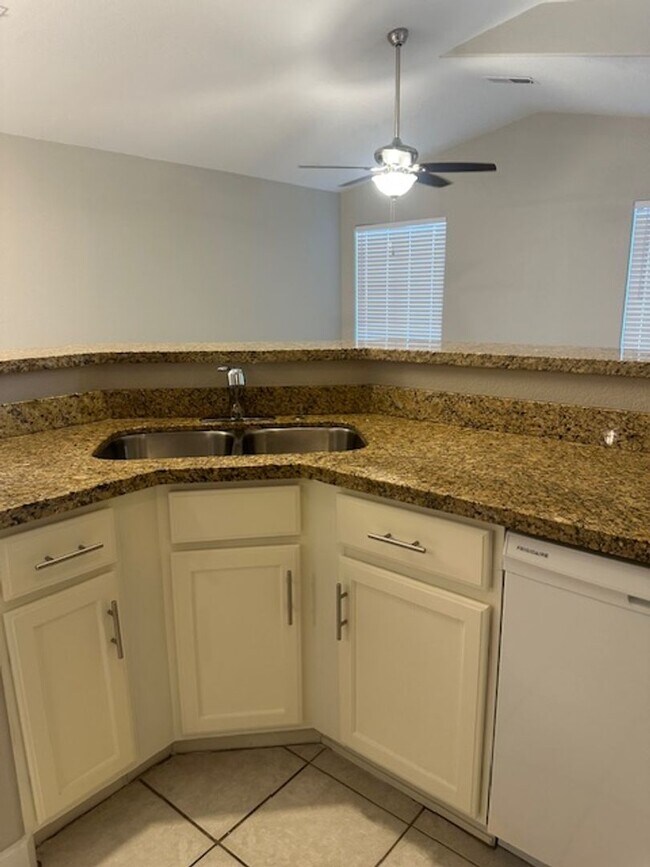 Building Photo - $2,000 For Rent A Lovely 3 Bed 2 Bath 1.673 Sq. Ft. Condo, all One Level Home in Chandler 85225!