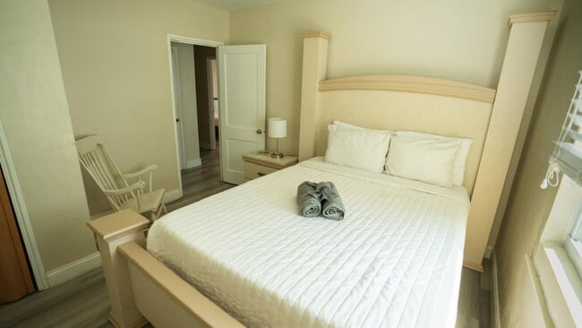 Building Photo - 332 S Swinton Ave