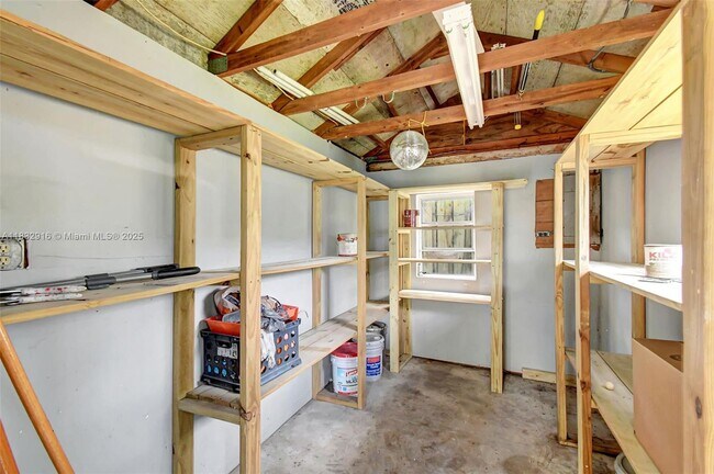 Building Photo - 320 NW 51st Ct