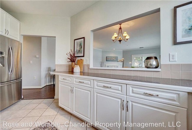 Building Photo - 2 br, 2.5 bath House - 301 Brooke Ave #103