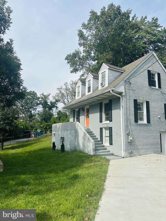 Building Photo - 9824 Old Fort Rd