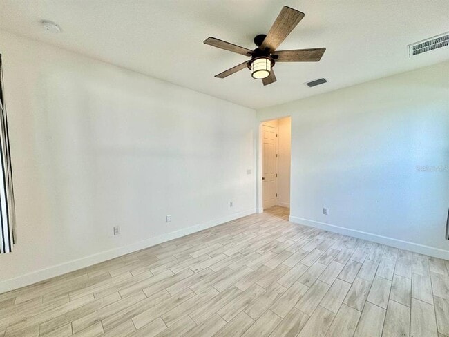 Building Photo - 34159 Astoria Cir