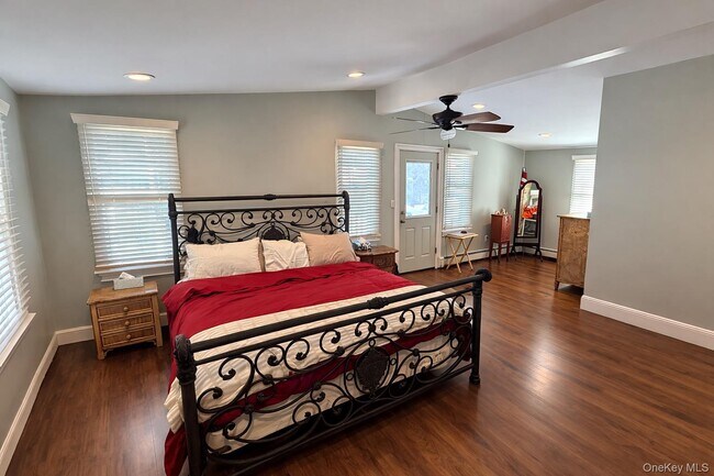 Building Photo - 65 New Hampshire St