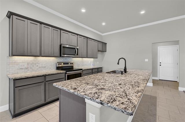 Building Photo - 2401 Southridge Ln