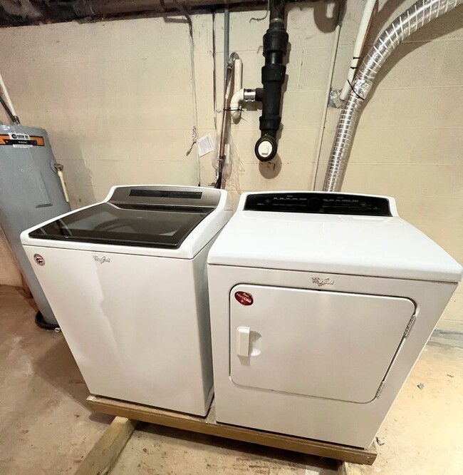 Building Photo - 3 Bedroom House in Campbell County