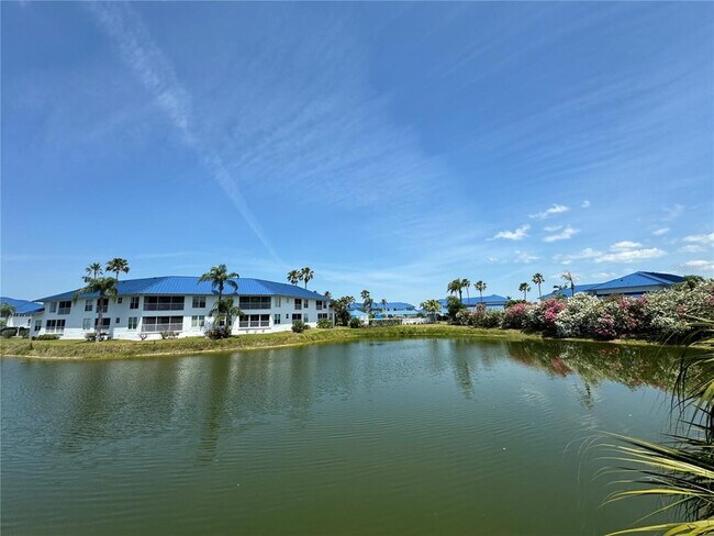 Building Photo - 1005 Pelican Ct