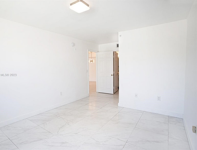 Building Photo - 777 SW 111th Way