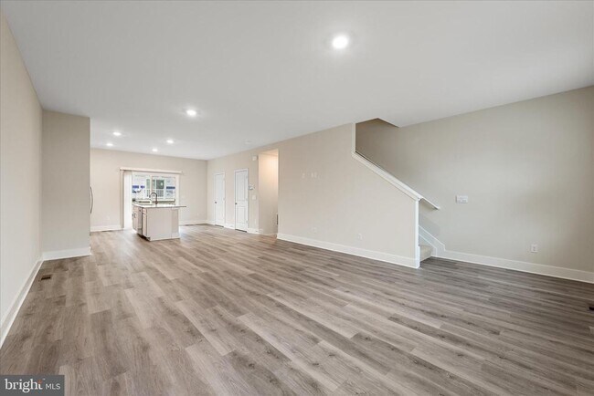 Building Photo - 180 Munsee Cir