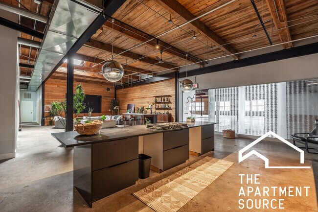 Building Photo - 3134 W Carroll Ave