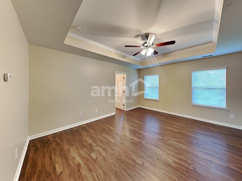 Building Photo - 371 Pulaski Dr SW