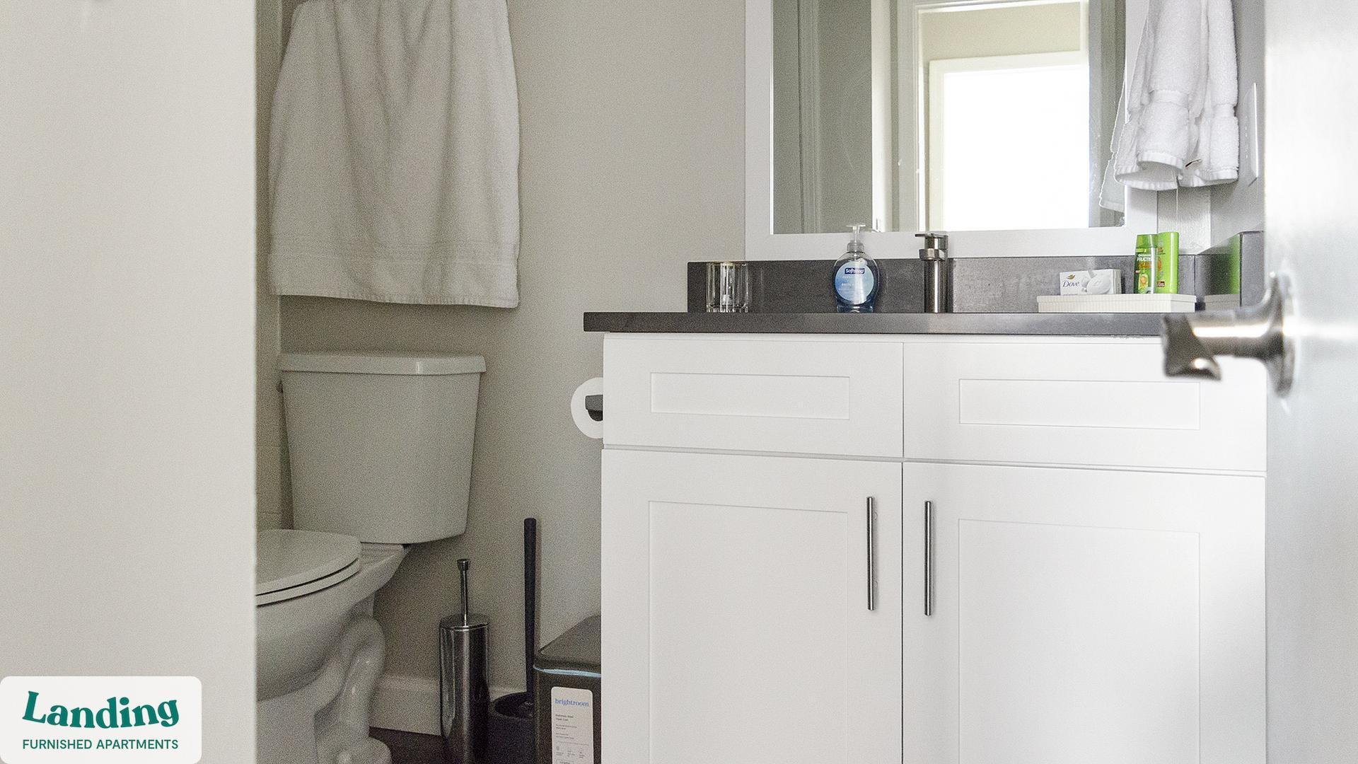 Building Photo - 7601 Carlton Arms Dr