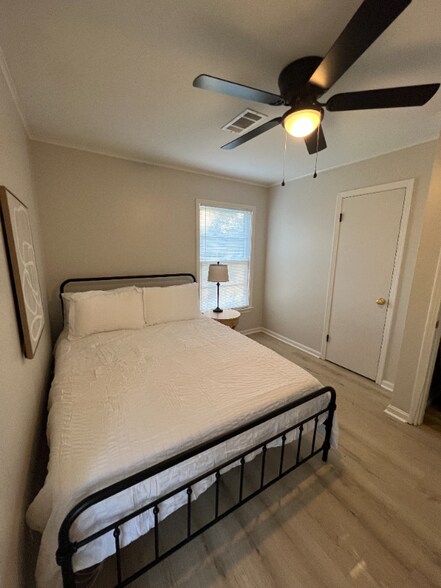 Building Photo - 120 Neal Ave