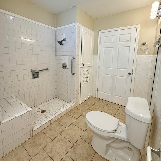 Building Photo - 2422 30th St