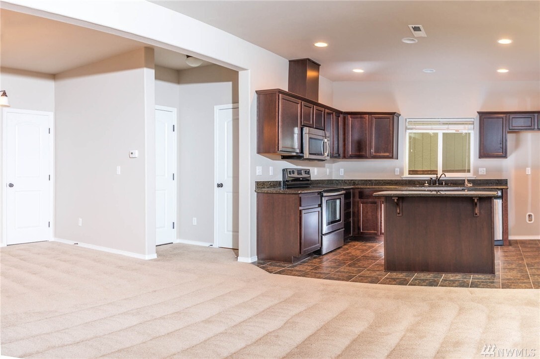 Kitchen - 7730 181st Street East