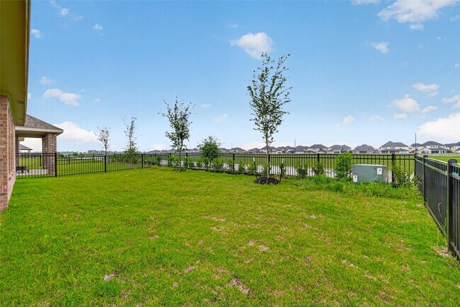 Building Photo - 2216 Inglenook Grv Dr