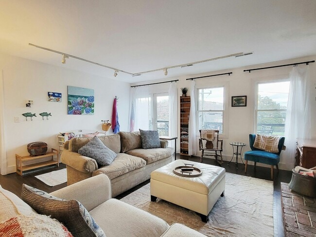 Building Photo - 4 Candlewood Knolls Rd