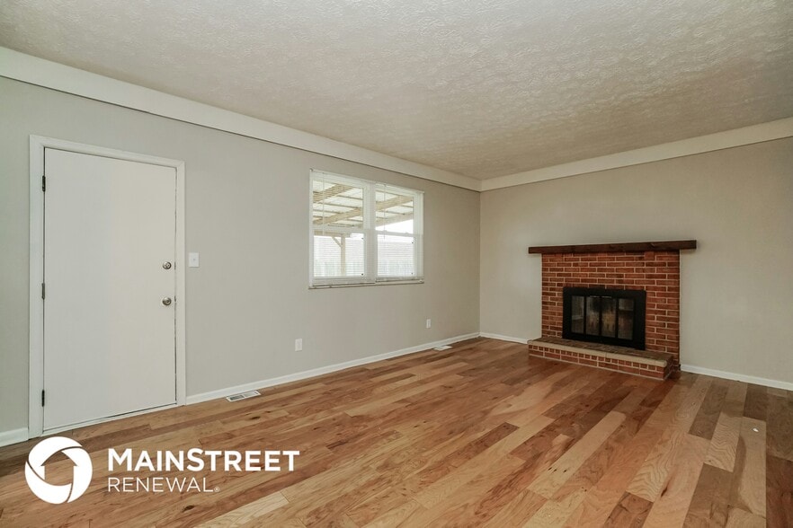 Building Photo - 2695 Kenview Rd S