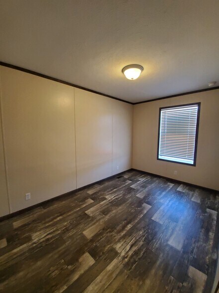 Building Photo - 6610 Lear Nagle Rd