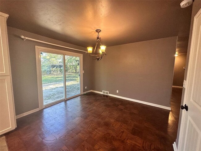 Building Photo - 1321 Garland Dr
