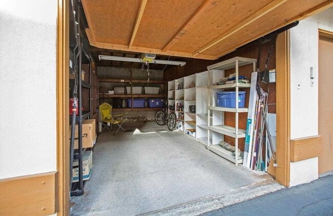 Building Photo - Live by the Bay: Renovated 2 Bed, 2 Bath