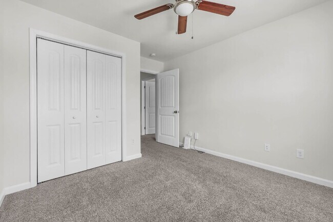 Building Photo - !!FIRST HALF-MONTH OF RENT FREE!! Beautiful 3-bed, 2.5-bath home with a bright, open floor plan.