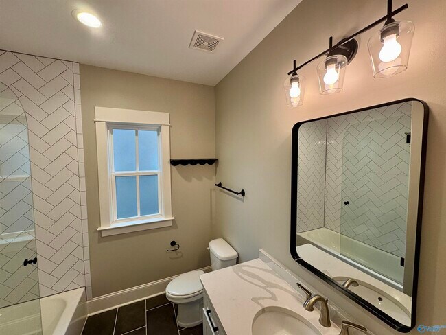 Building Photo - 329 Clift Home Pl Dr