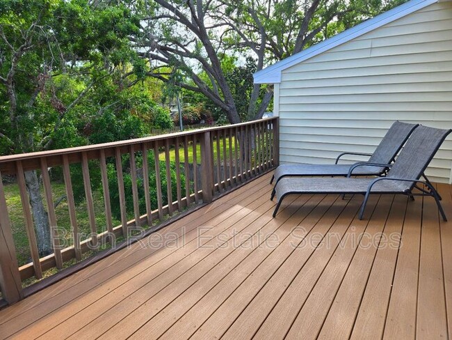 Building Photo - 733 Scotland St