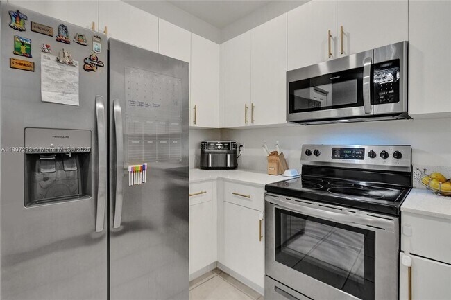 Building Photo - 250 SW 159th Ct