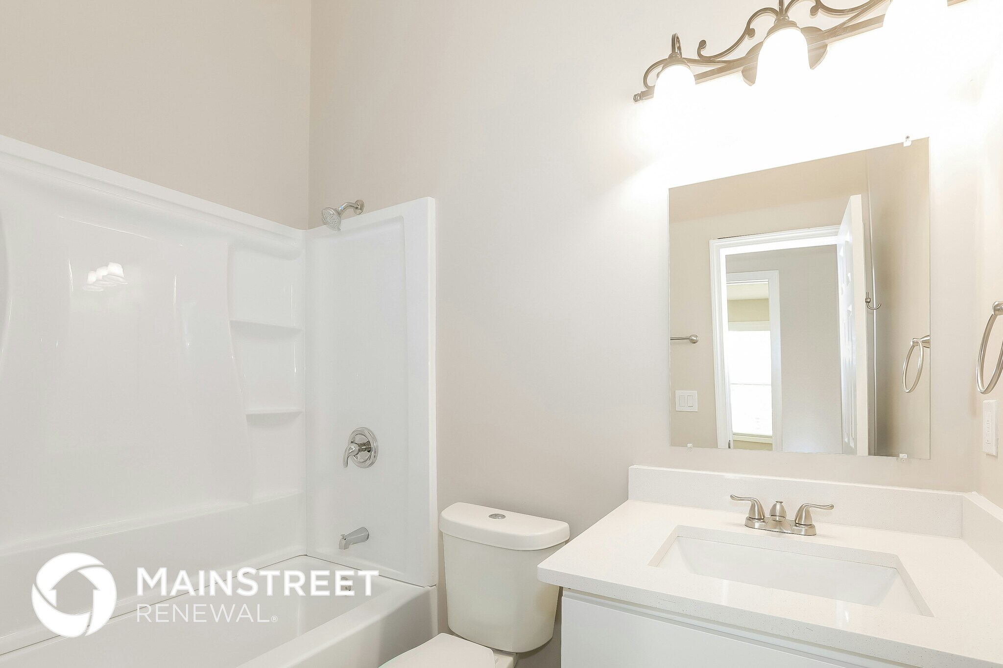 Building Photo - 1605 Summit View Way