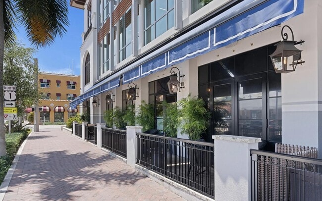 Building Photo - 314 Normandy Ln
