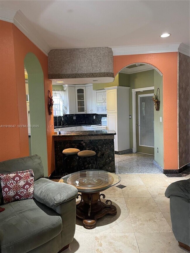 Building Photo - 232 SW 7th Ave