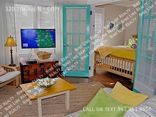 Building Photo - 320 7th Ave N