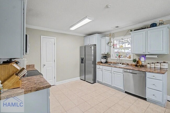 Building Photo - 220 Jackson Ave NE