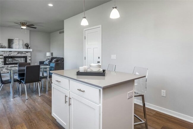 Building Photo - Charming 3 Bedroom Home in Urbandale