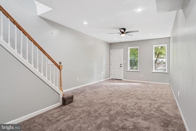 Building Photo - 225 Market St