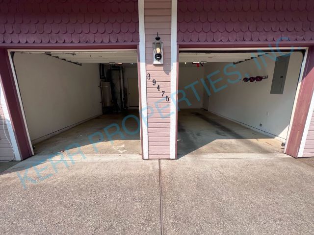 Building Photo - 39475 Hood St