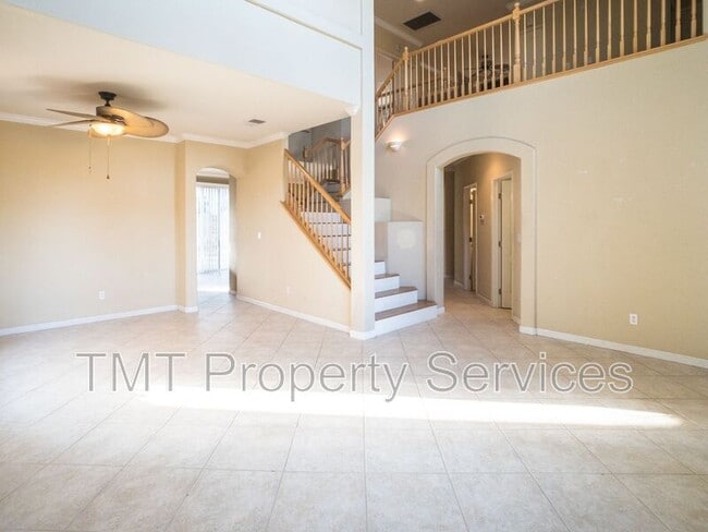 Building Photo - 9510 Stone Springs Dr