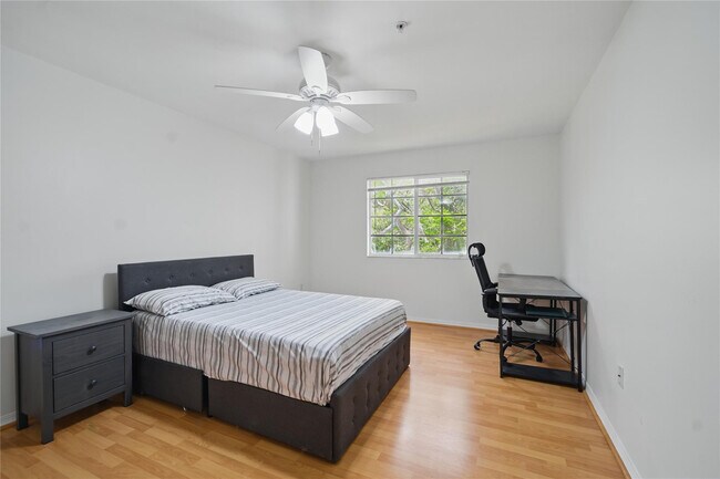 Building Photo - 11133 St