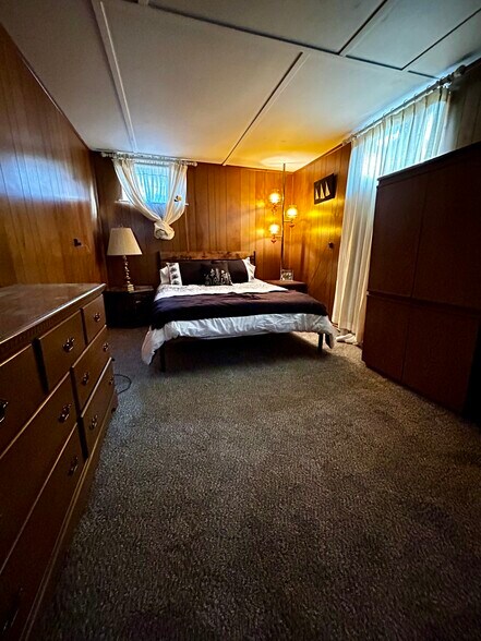 Bedroom - 1908 Kessler Blvd North Dr