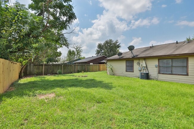 Building Photo - 17518 Bullis Gap Dr