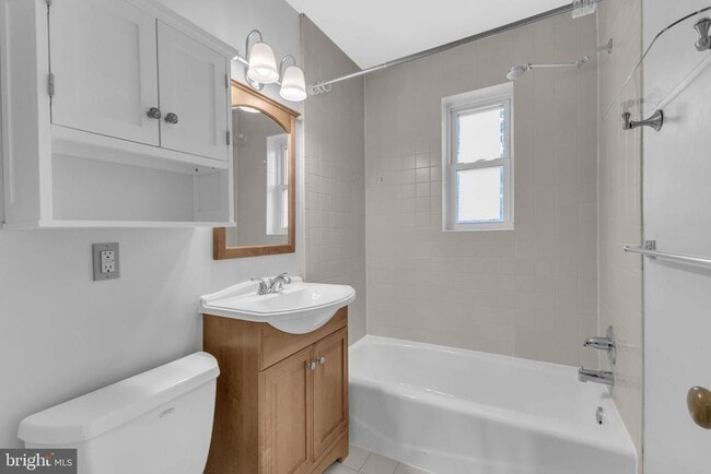 Building Photo - 38 E Rosemont Ave