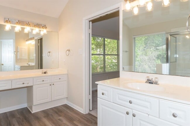 Building Photo - 13416 Anacapo Cove