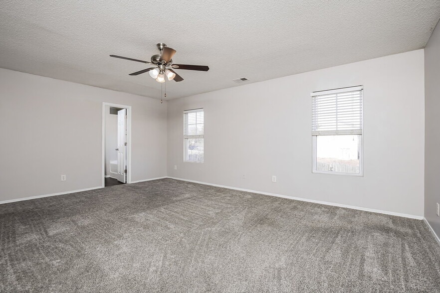 Building Photo - 953 Mailwood Dr