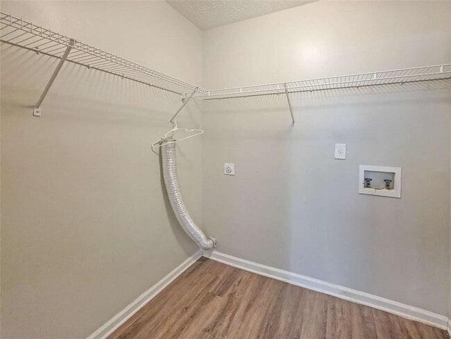 Building Photo - 4445 Brookridge Dr SW