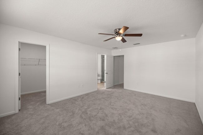 Building Photo - 3529 SE 37th Ct
