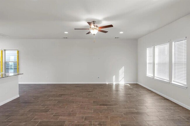 Building Photo - 1725 Lakota Ln